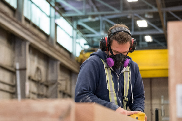 不列颠哥伦比亚省不断增长的大规模木材工业工人的技能需求